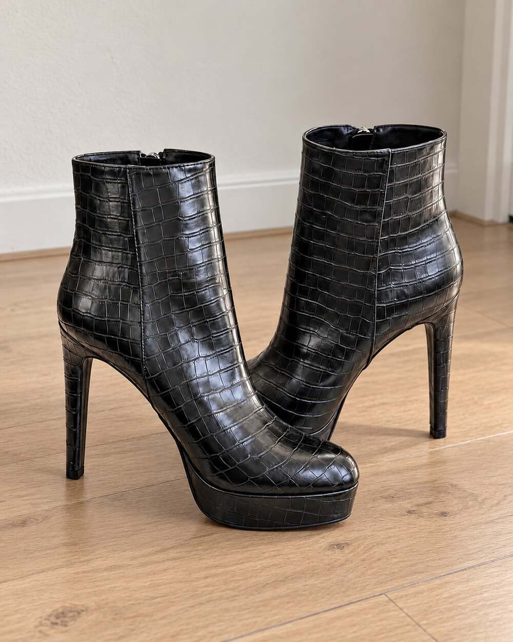 Guess Dejah 2 Faux Leather Platform Ankle Boots Size 8.5 Black
